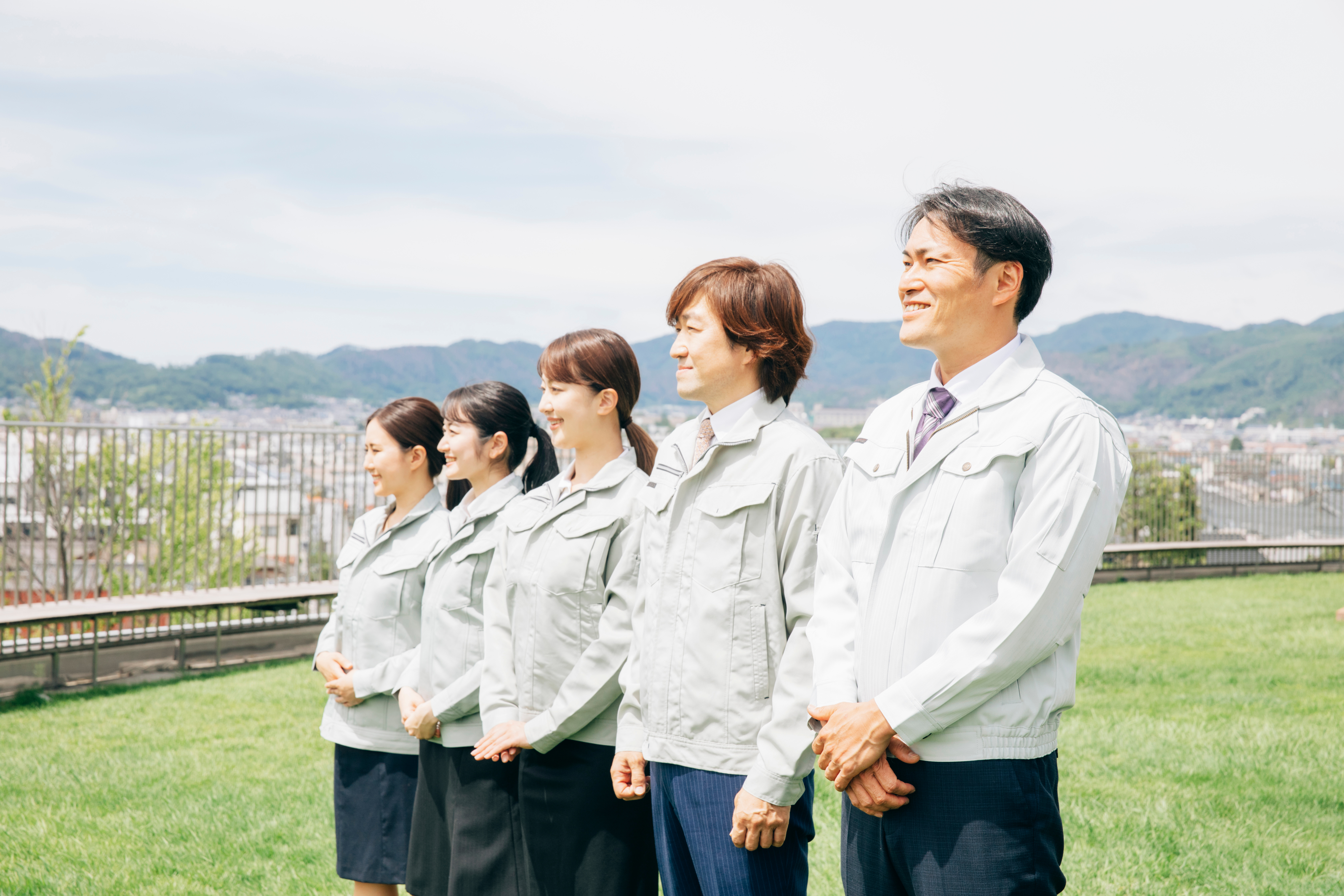 AdobeStock 471602357 関西プロスタッフの概要