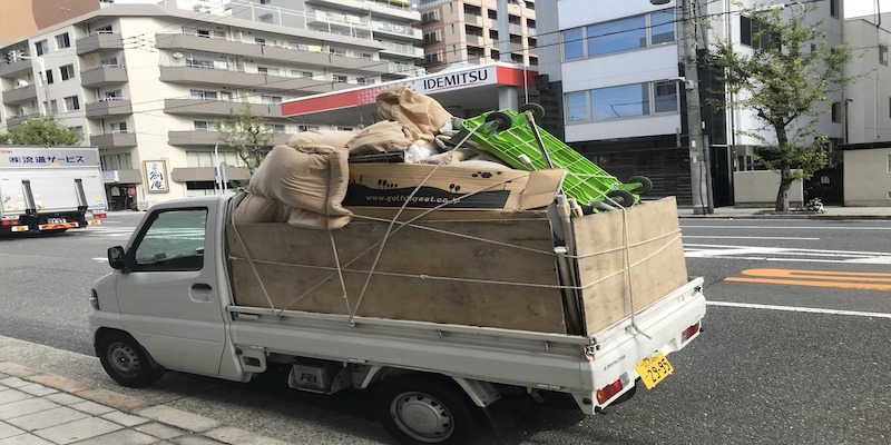 F877B861 5CA0 4995 A0AD FF202F08AE9C 不用品回収業者の軽トラックはどのくらい積める?積み放題の料金相場も解説