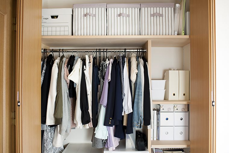 クローゼットの服の断捨離でお悩みなら